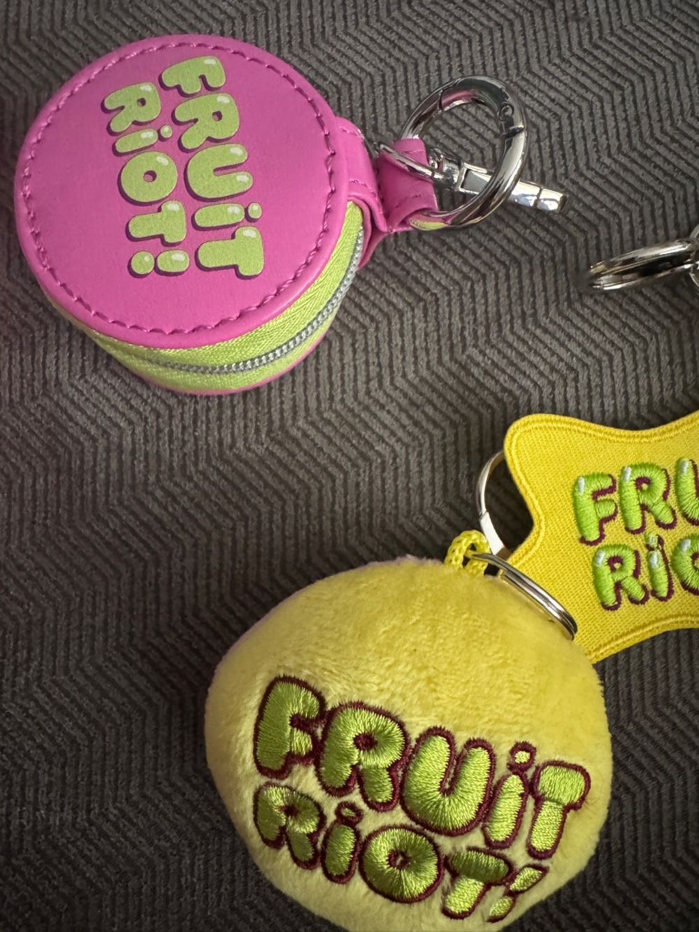 Fruit Riot Keychains, patch & pin - Picture 2 of 3